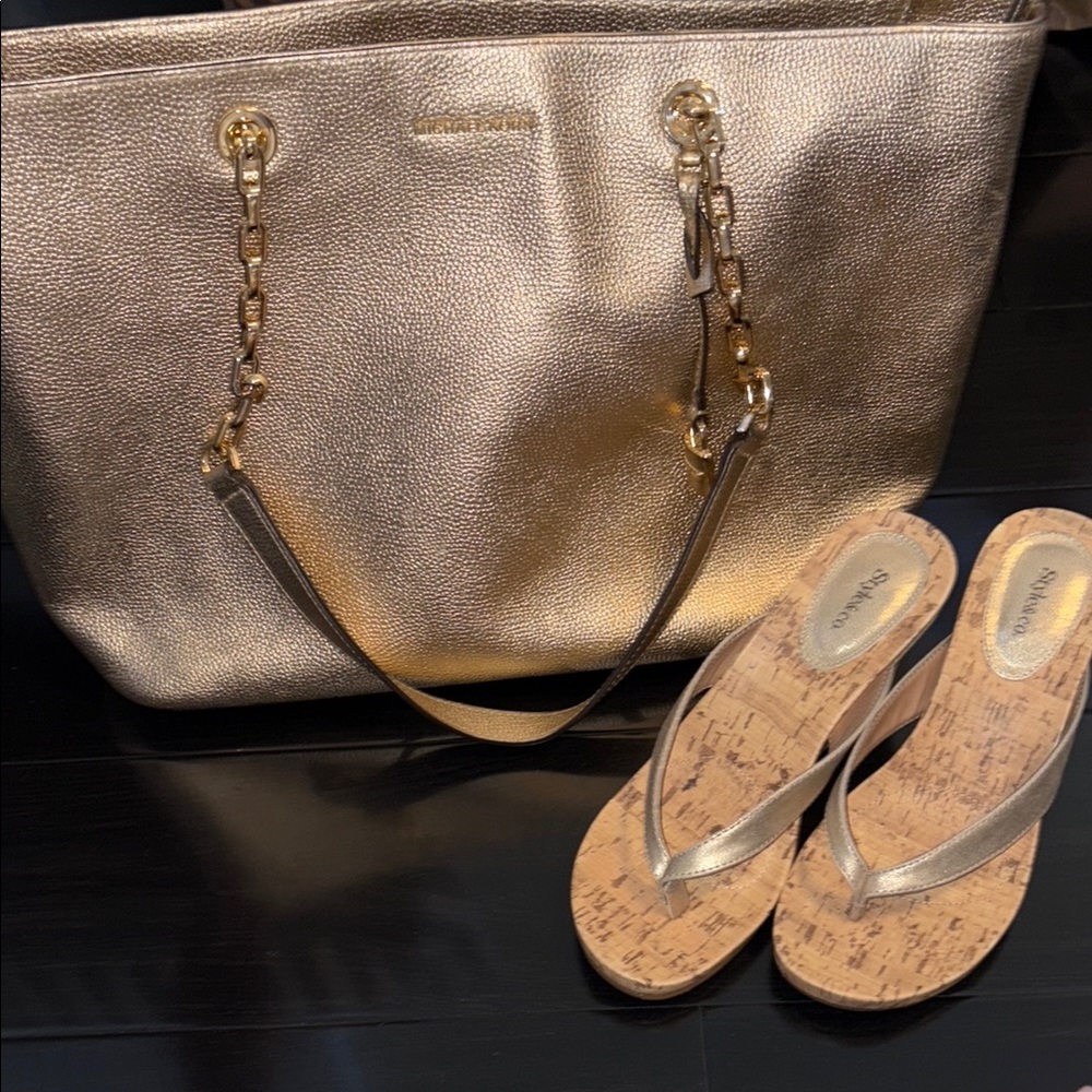 **SOLD**
Michael Kors Gold Women's Purse